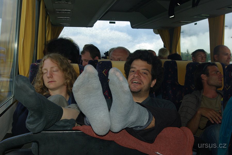 IMGP7491.JPG - ...nasednout do autobusu...