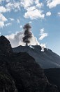 Stromboli patří k nejaktivnějším sopkám světa a dala jméno strombolskému typu vulkanické erupce. Nádherná jsou noční pozorování sopky, kdy jde opravdu vidět rozžhavená láva.