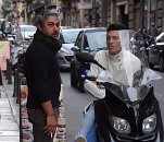 Nedivím se proto, že nejčastějším dopravním prostředkem jsou zde obratné a skladné skútry.