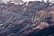 Neskutečné barvy a tvary jsou na Svalbardu skoro všude. Ledovec, který v minulých dobách pokrýval celé soustroví, tu dělal divy. : Svalbard, hory, ledovce, moře, Špicberky