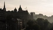 Edinburgh - jak jej jen popsat? Město je to originální, tajemné, pohádkové a mysteriózní...