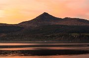 Goatfell a Brodick Castle v růži západu.