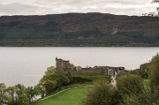 Asi nejznámější výhled na jezero je od středověkých ruin hradu Urquhart. Přesto mne však světoznámé Loch Ness nijak zvlášť nezaujalo. Prostě jsem neviděl Nessie, to je vše :) : Skotsko, Skye
