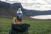 K dokonalosti snad nic nechybí, protože whisky, kterou jsme si s sebou přivezli, nese jméno tohoto ostrova. A je opravdu dobrá! : Skotsko, Skye