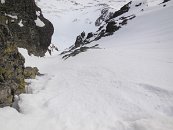 Zbývá nám dolézt prudkými svahy na hřeben. Čas pokročil, snad stihneme večeři.