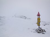 Na nějaký vážný výstup to dnes zřejmě nebude. Jdeme směr Ostrý štít a uvidíme, jestli se počasí cestou nezlepší.